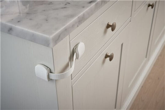 BabyDan Lock Protecții pentru Dulapuri & Sertare din Plastic în Culoare Alb 2buc