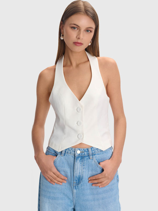 8921095-WHITE