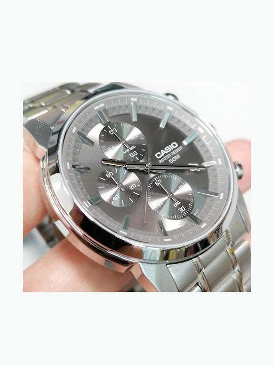 Casio Мъжки Часовник 42мм Хронограф На Батерия със Сребърна Метална Гривна