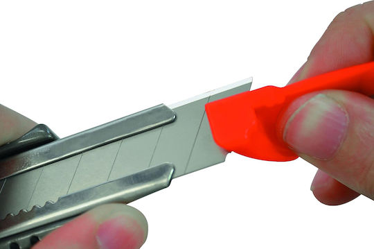 NT Cutter Faltschneider mit Metallisch Körper und Klingenbreite 18mm