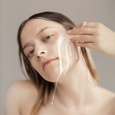 Mohani Milky Ενυδατικό Essence Προσώπου 100ml