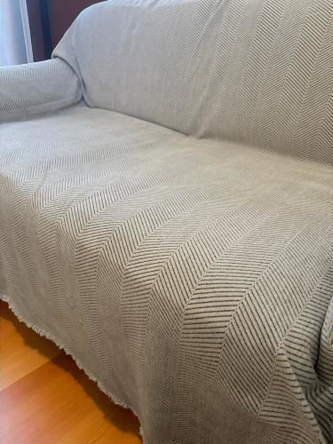 Linea Home Cuvertură Pentru Canapea De Fotoliu Chenille 180x160cm Ecru / Gri