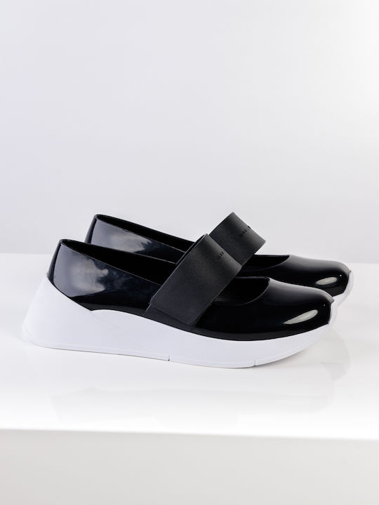 Patent Leather Pointy Ballerinas With strap Black