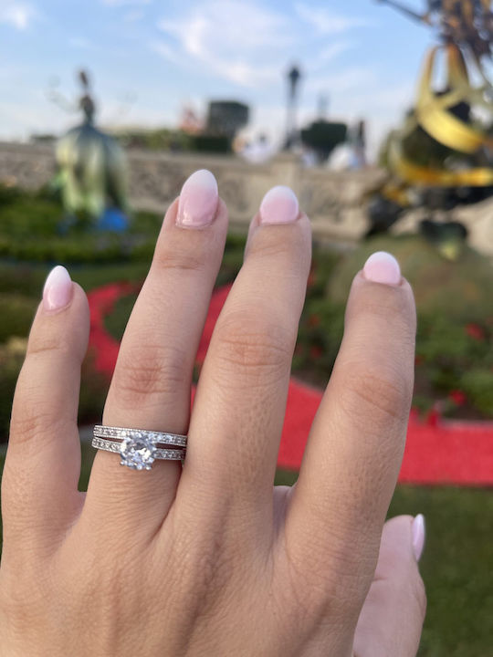Ring with Zircon