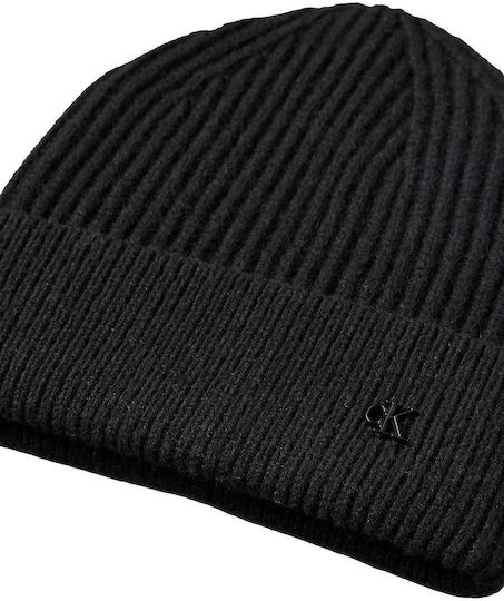 Beanie Beanie Knitted in Black color