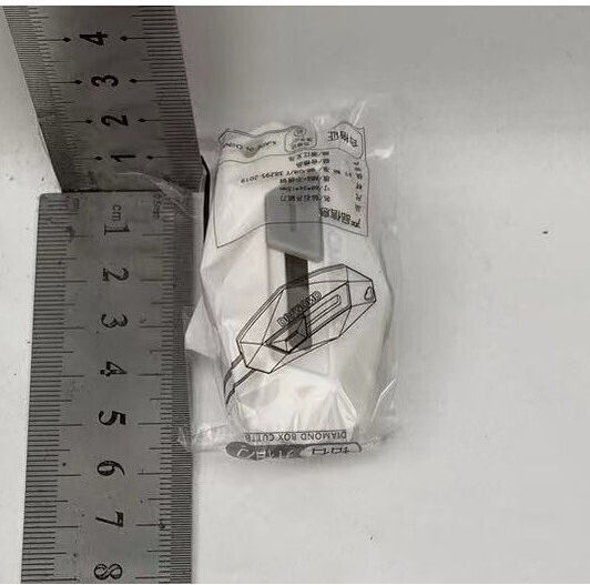 Cuțit De Tăiat Flippy Cu Vârf Rotunjit Și Dinți Tip Breloc 6.5x3.5 Cm Alb