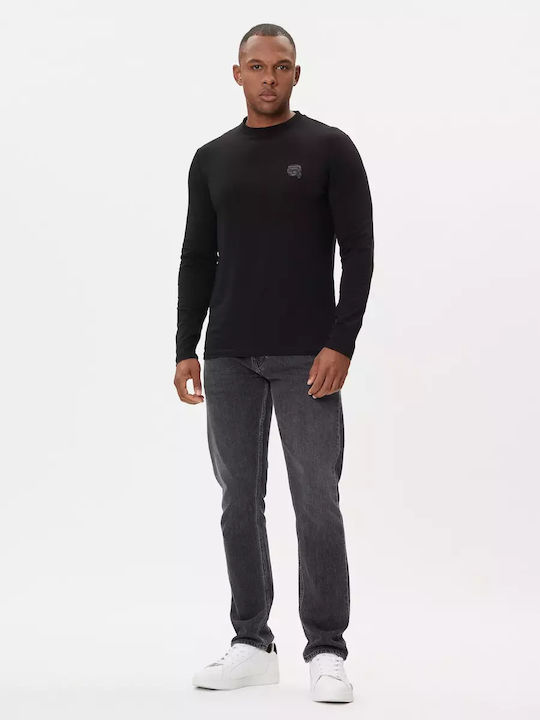 Black T-shirt