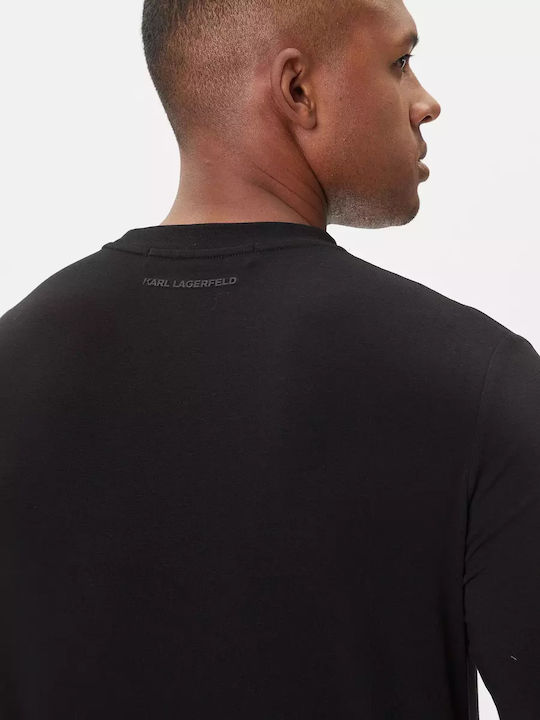 Black T-shirt