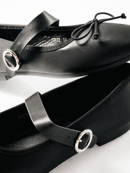 Pointy Ballerinas With strap Black