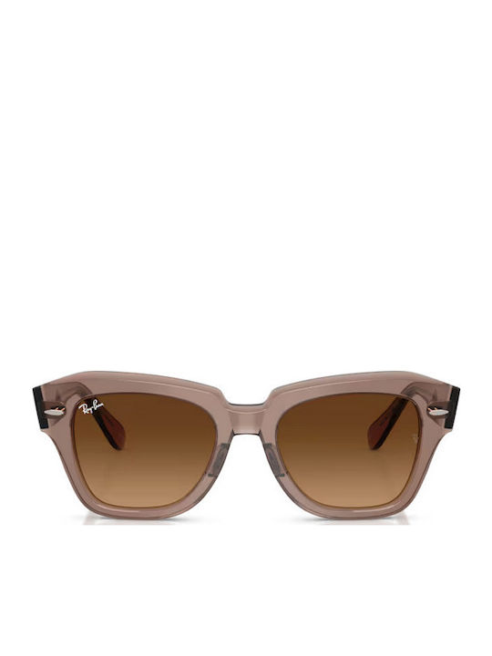 Ray Ban State Street Unisex Sunglasses With Beige Horn-Rimmed Frame And Brown Gradient Lenses RB2186 682785