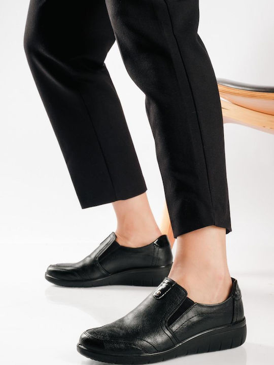 Leather Women's Moccasins in Black Color