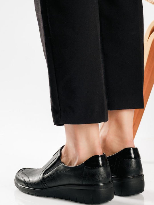 Leather Women's Moccasins in Black Color