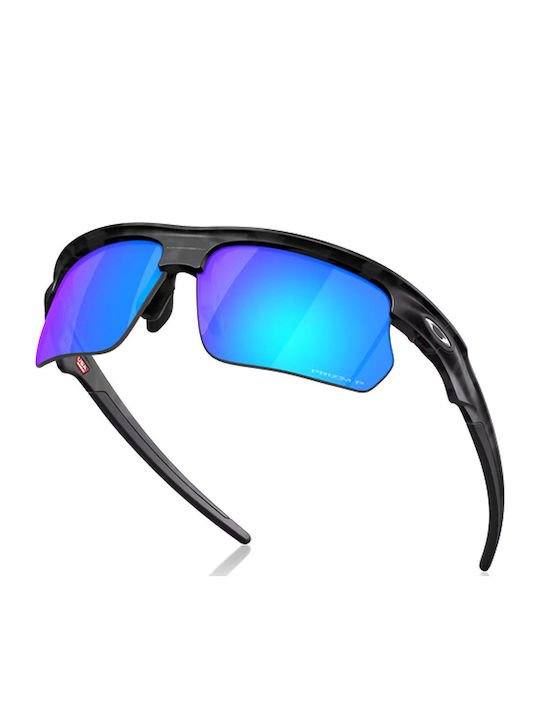 Oakley Prizm Sapphire Мъжки Слънчеви Очила с Черна Пластмасова Рамка и Сини Поляризирани Огледални Стъкла OO9400-05