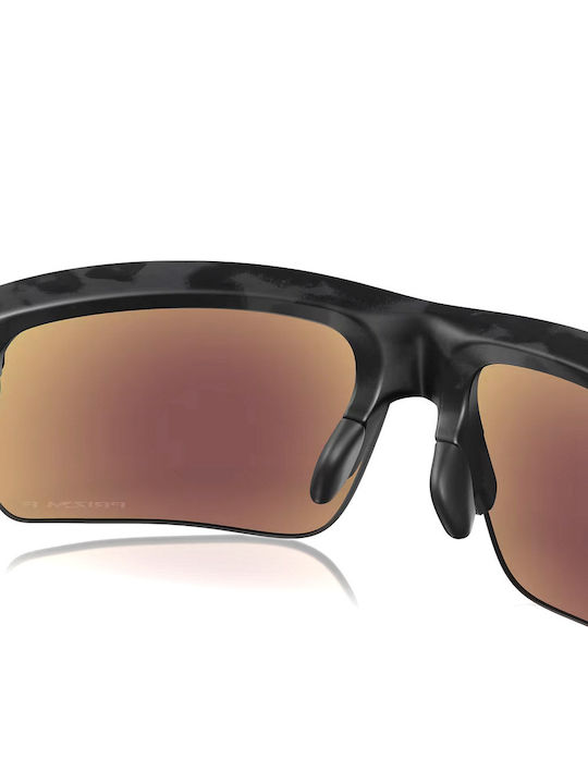 Oakley Prizm Sapphire Мъжки Слънчеви Очила с Черна Пластмасова Рамка и Сини Поляризирани Огледални Стъкла OO9400-05