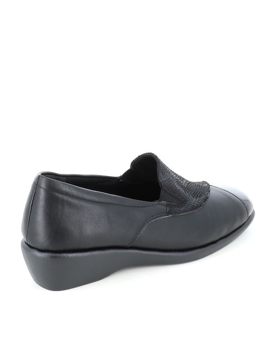 Patent Leather Women's Moccasins in Black Color