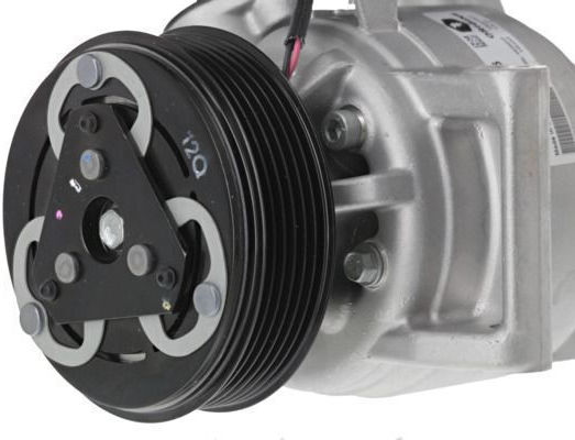 Компресор На Климатик Valeo Dacia Дъстър Логан Сандеро 1.5d 12v R1234yf Dkv09 6 Шлици 110ml Pag100