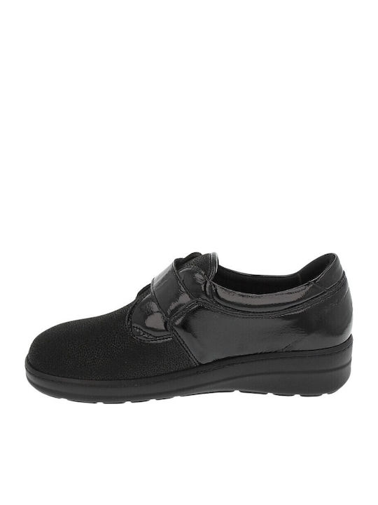 Women's Moccasins in Black Color