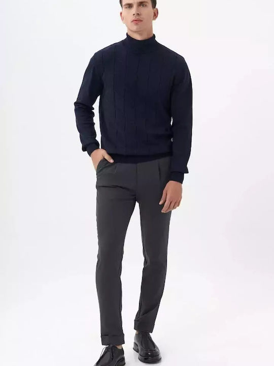 Blauer Pullover