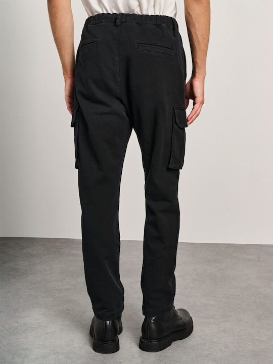 Trousers in Regular Fit Black