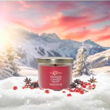 Santa On Skis Yankee Candle Signature Scented Tumbler Candle 1 Wick New 2025 Santa On Skis Yankee Candle Signature Scented Tumbler Candle 1 Wick New 2025