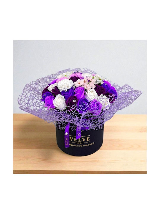 Aranjament Floral Amethyst Flori Săpun În Cutie Rotundă Neagră ⌀ 20cm Accesorizată Cu Fundiță Plasă De Sisal Mov-crem-alb