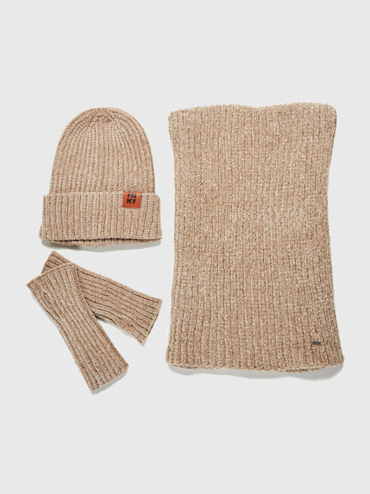 Beanie Beanie with Rib Knit in Ecru color