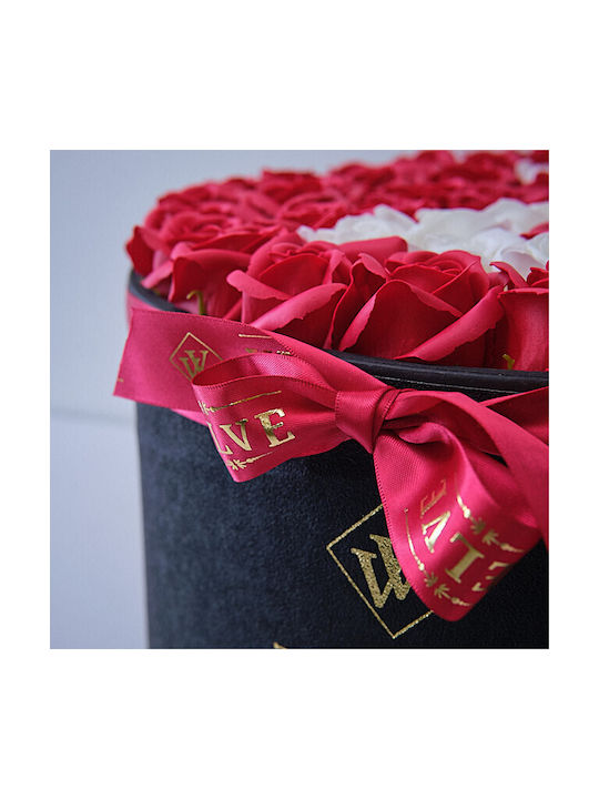 Aranjament Floral Etern Personalizat Litera M În Cutie Rotundă Neagră 55 Trandafiri Săpun