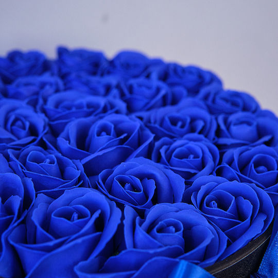 Radiance Blumenarrangement in Einer Schwarzen Rundbox 25 Seifenrosen Blau