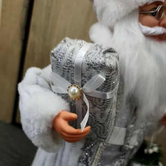 Dekorativer Weihnachtsmann Silber aus Stoff
