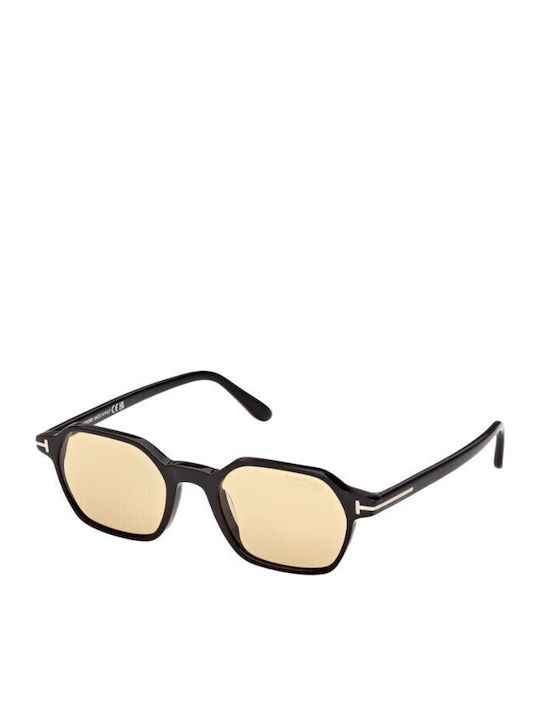 Tom Ford Unisex Sunglasses With Black Horn-Rimmed Frame And Yellow Gradient Lens