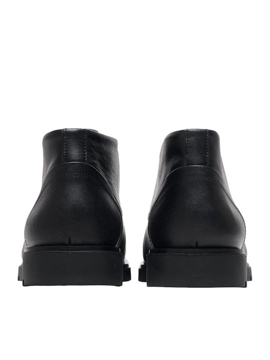 Leather Chukka Boots Black