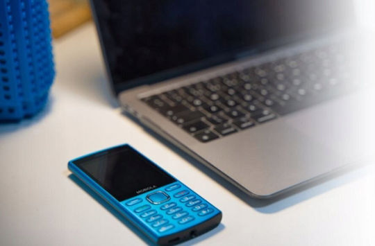 Mobiola MB4280 Dual SIM Mobile with Large Buttons Blue