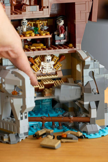 LEGO Ideas The Goonies за 18+ Години 2912 Бройки
