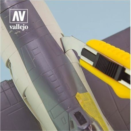 Acrylicos Vallejo Folding Knife