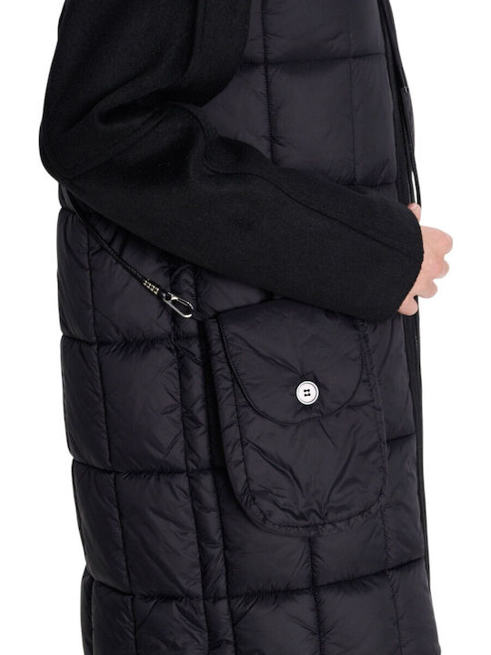 8921726-BLACK