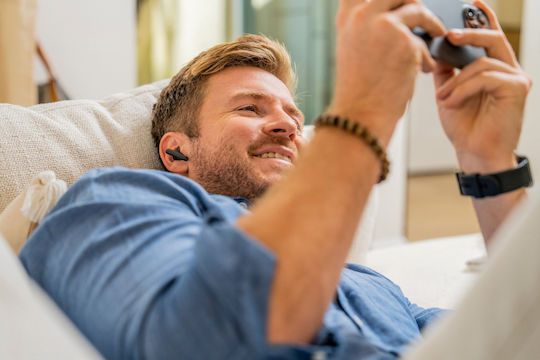 Poly Voyager Free 60 UC M + BT700 USB-A Adapter + Basic Charge Case In-ear Bluetooth Handsfree Ακουστικά με Θήκη Φόρτισης Carbon Black
