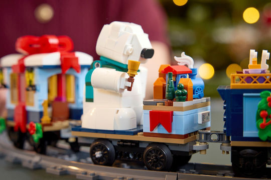 LEGO Icons Holiday Express Train For 18+ Years 956 Pieces