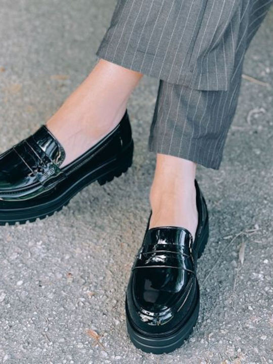 Лачени Дамски Loafers в Черен Цвят