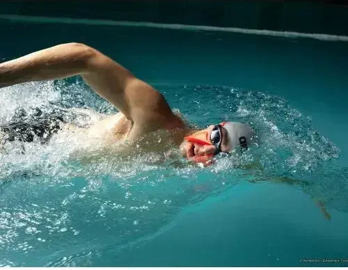 Arena Freestyle Breather 5044866 10-194 Плувни Очила Предпазват От Вдишване На Вода Червени