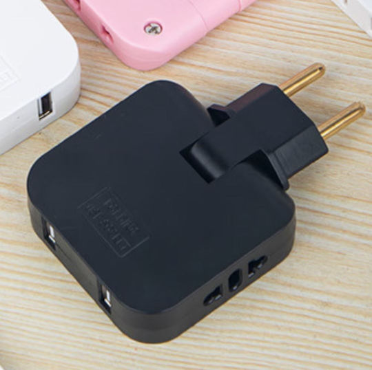 Techstar Adaptor Triplu Rotativ 180° 2 Prize 2 Porturi Usb 2500w Negru Ideal Pentru Spații Înguste