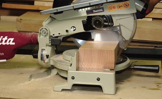 Makita Φαλτσοπρίονο Ρεύματος 1650W Δύο Εργασιών Διαμέτρου 260mm