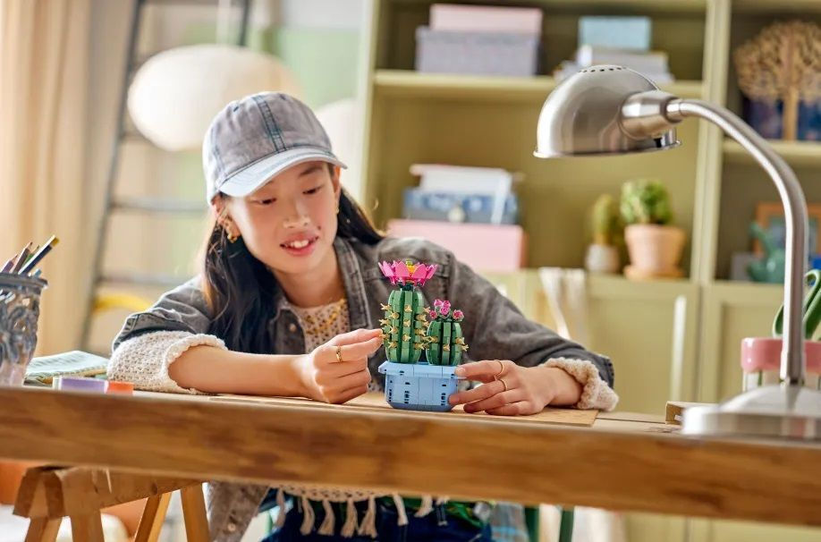 LEGO Botanical Collection Flowering Cactus για 9+ Ετών 482τμχ