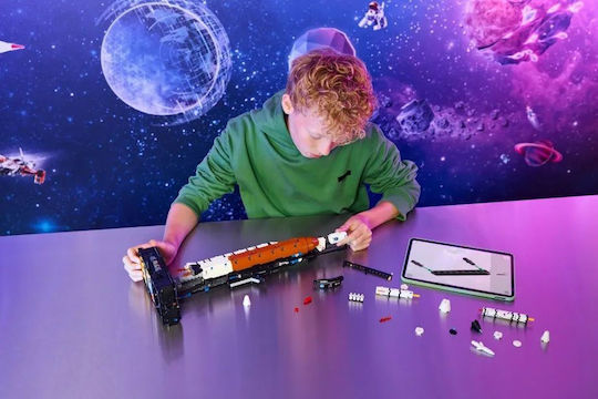 LEGO Technic NASA Artemis Ракета Space Launch System за 9+ Години 632 Бройки