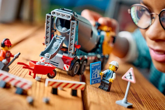 LEGO City Циментовоз За 7+ Години 371 Бройки
