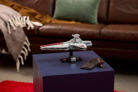 LEGO Star Wars Venator-Class Attack Cruiser за 18+ Години 643 Бройки