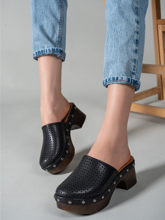 Leather Mules with Heel in Black Color
