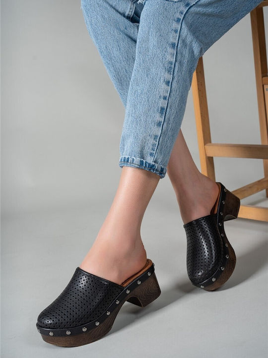 Leather Mules with Heel in Black Color