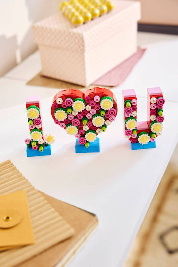 LEGO Building Blocks Love Letters - Valentine's Day for 8+ Years 345 Pieces