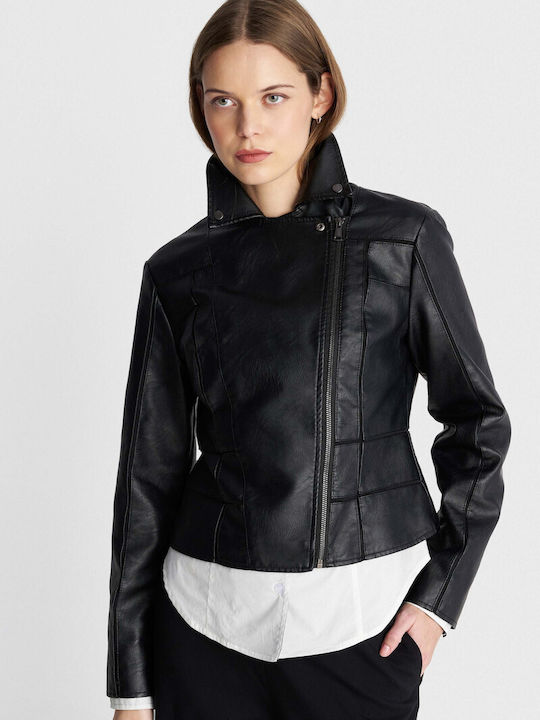 8922948-BLACK