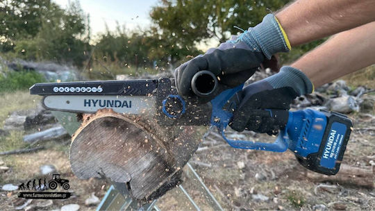 Hyundai Pruning Battery Chainsaw 2x3Ah Brushless 21V 1.9kg with Blade Carving Blade 20.3cm